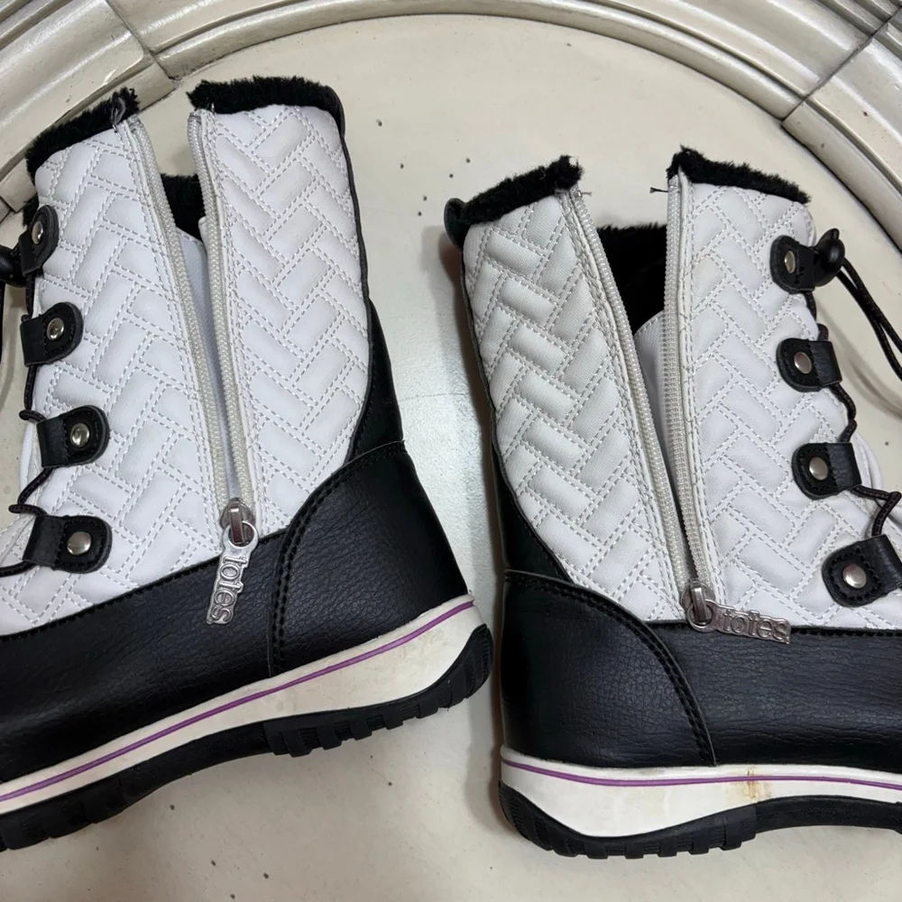 Totes Snow Boots 4 (Big Girl) Black White